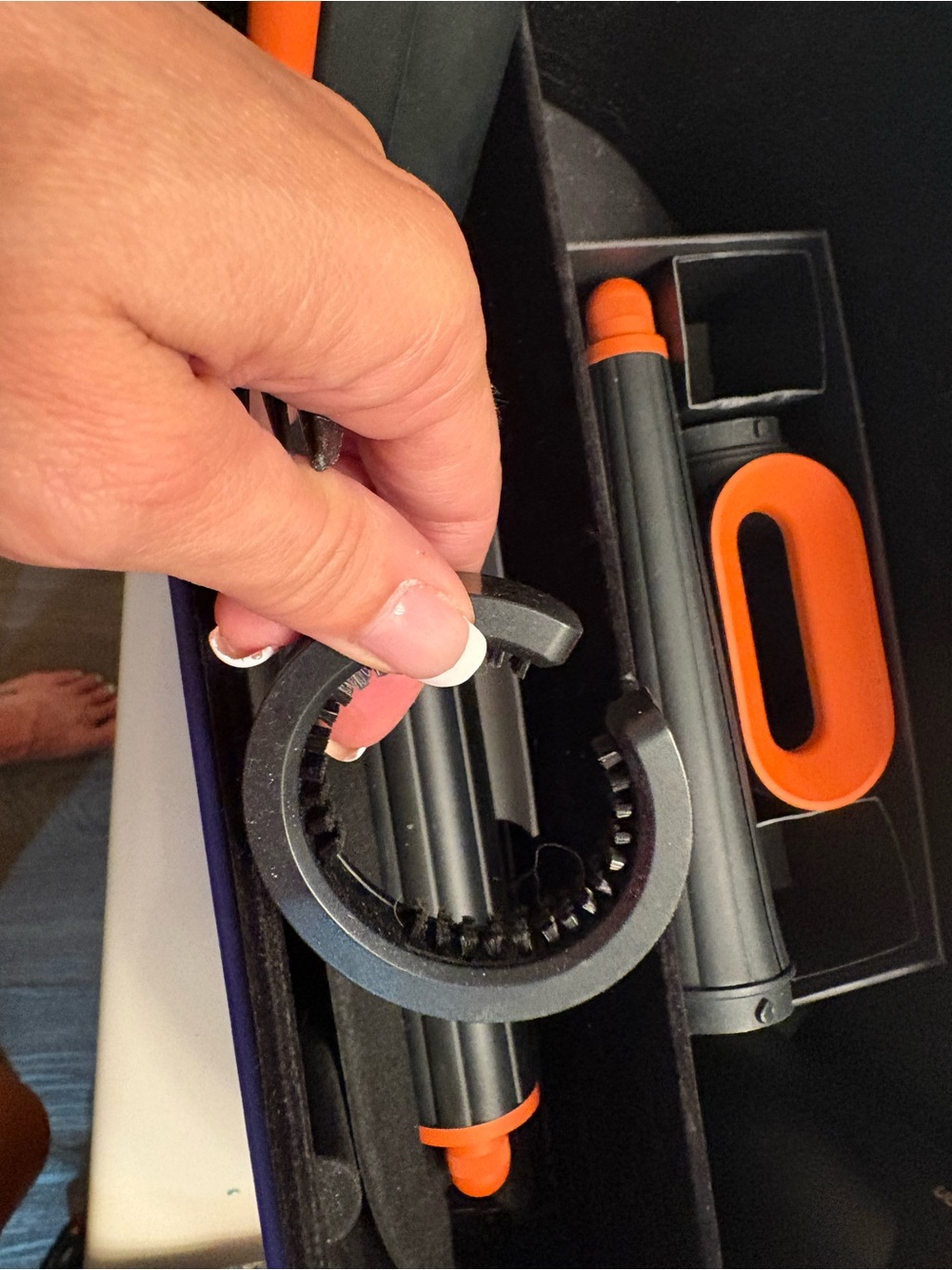 Dyson Airwrap i.d. Multi-Styler in blue and orange - Picture 10 of 12